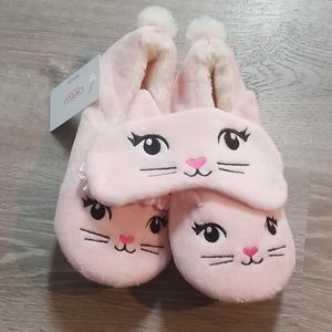 Eye mask and ballet slipper set